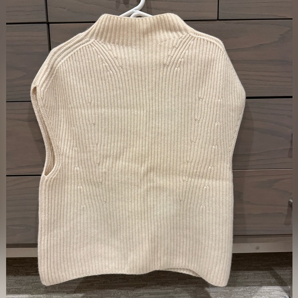 BANANA REPUBLIC Ivory Cashmere Blend Mock Turtleneck Sleeveless Sweater XS/S - Picture 3 of 6